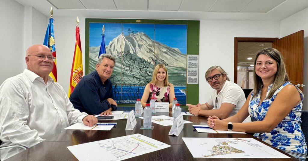 Finestrat incorpora 3 nuevas paradas de autobús y amplía horarios para atender la demanda vecinal